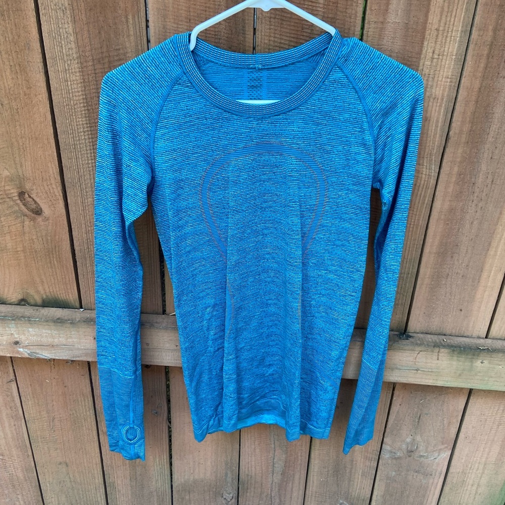 Lululemon run swiftly, teal stripe, LS, size 6